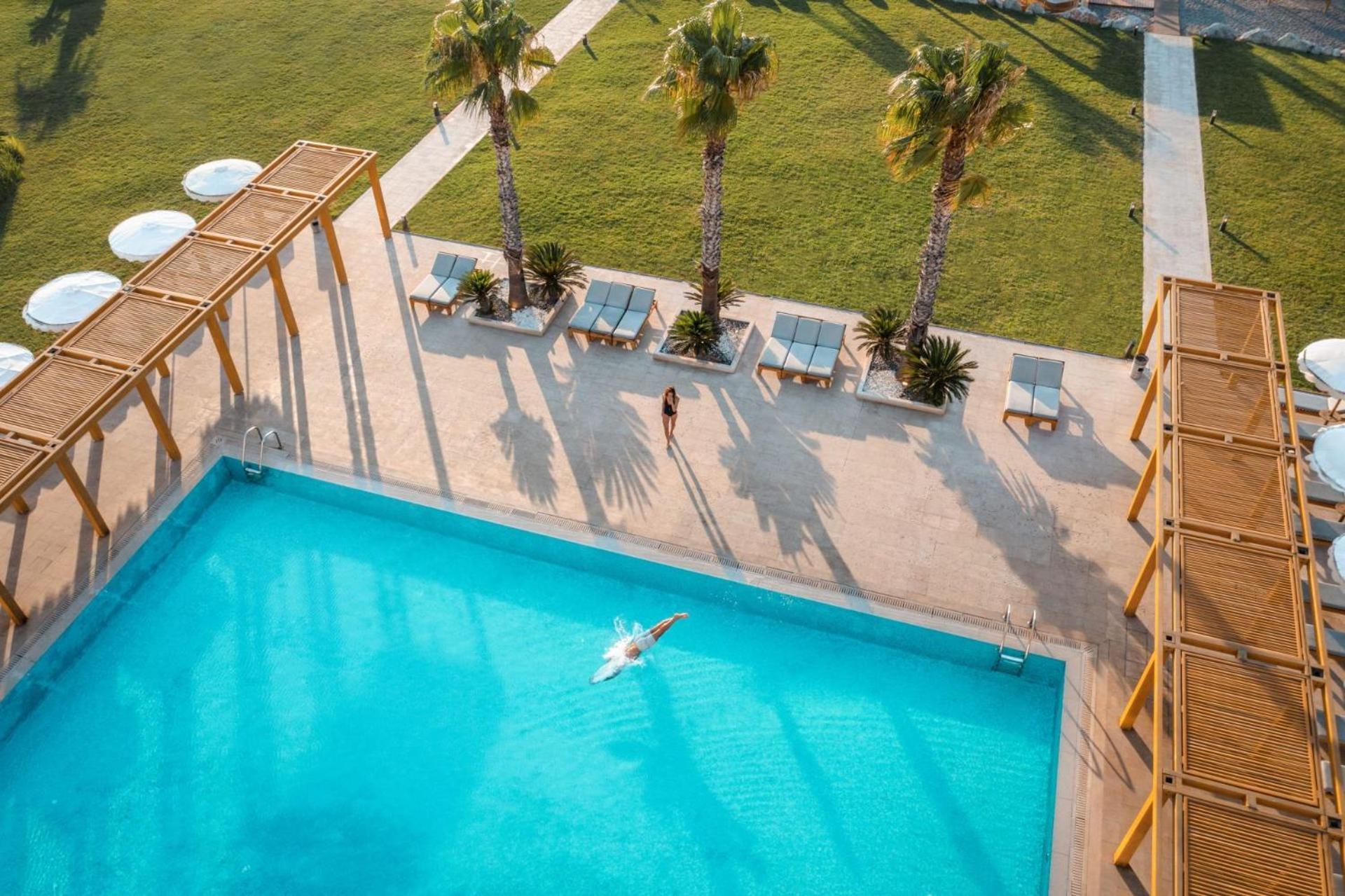 Mitsis Selection Alila Hotel Faliraki Ngoại thất bức ảnh The swimming pool at the hotel